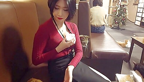 Asian milf gets fucked in a stripper